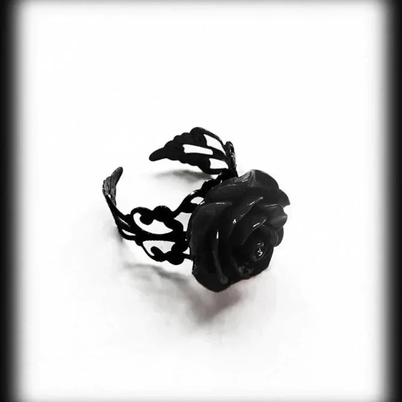 Goth Punk Retro Red Crystal Love Heart Cross Geometry Irregular Open Ring Set Y2K Halloween Accessories for Women Kpop Jewelry
