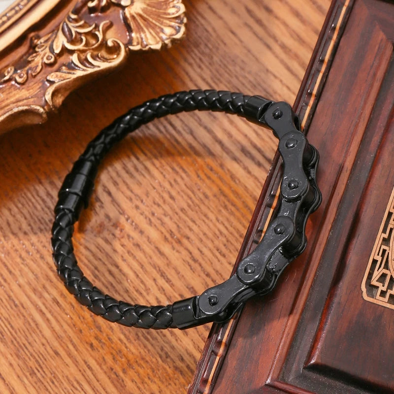 Retro Classic Creative Sword Shaped Bracelets for Men and Women Fashion Personality Exquisite Open Bracelets Party Jewelry Gifts